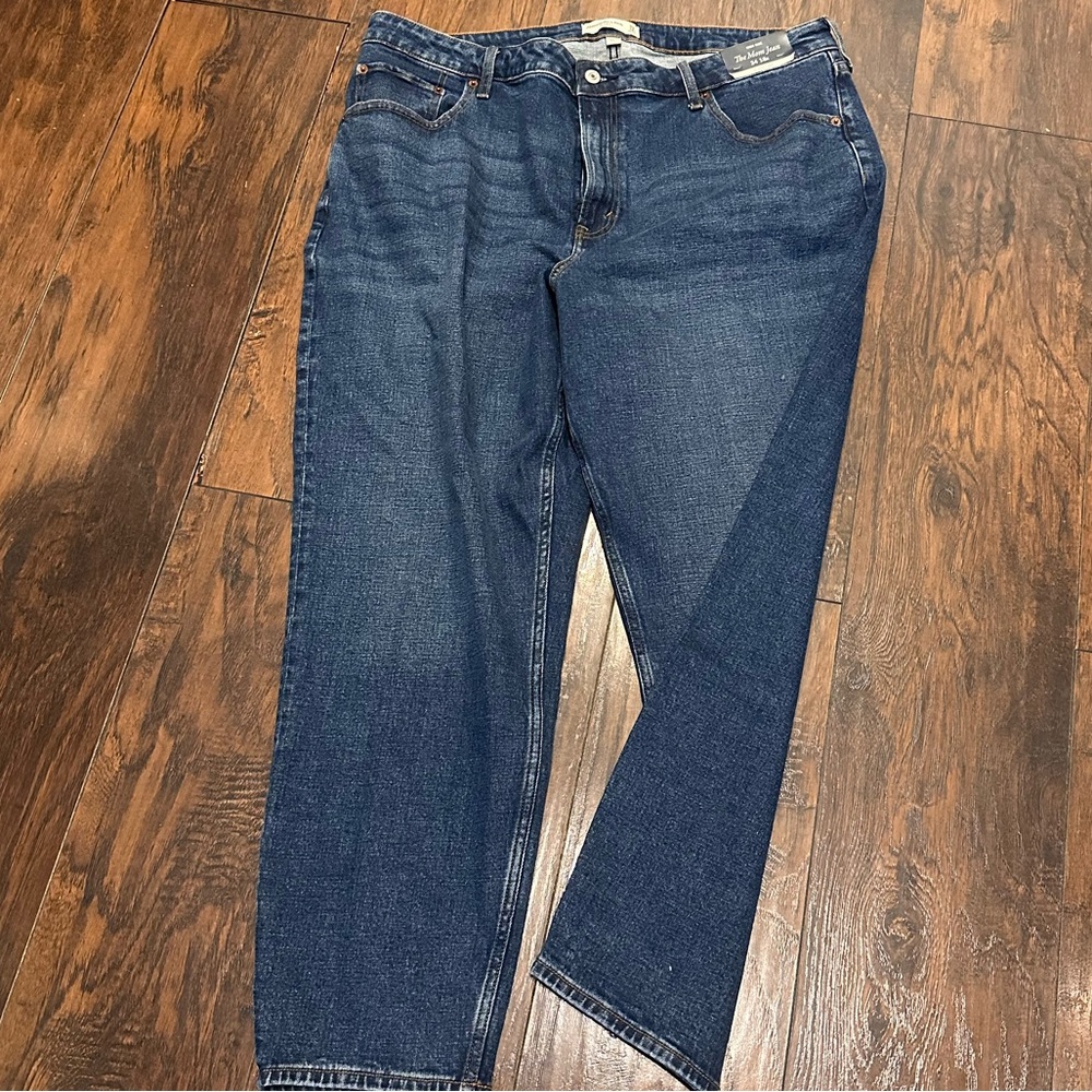 Abercrombie & Fitch The Mom Jean High Rise Curve Love